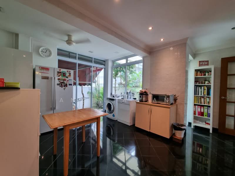 Woodgrove Estate, 22 Woodgrove Avenue, 6 Bedrooms, 5,000 sqft, Detached House For Sale, by Angelia Tan, 23792366 - Kitchen - PropertyGuru.com.sg