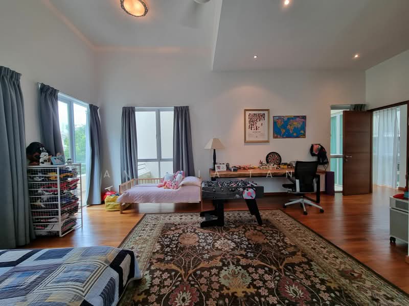 Woodgrove Estate, 22 Woodgrove Avenue, 6 Bedrooms, 5,000 sqft, Detached House For Sale, by Angelia Tan, 23792366 - Bedroom - PropertyGuru.com.sg