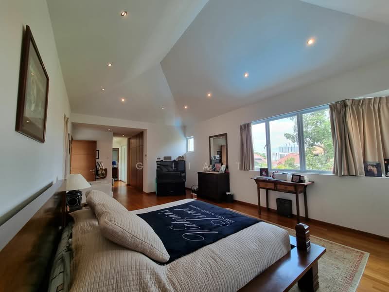 Woodgrove Estate, 22 Woodgrove Avenue, 6 Bedrooms, 5,000 sqft, Detached House For Sale, by Angelia Tan, 23792366 - Master bedroom - PropertyGuru.com.sg