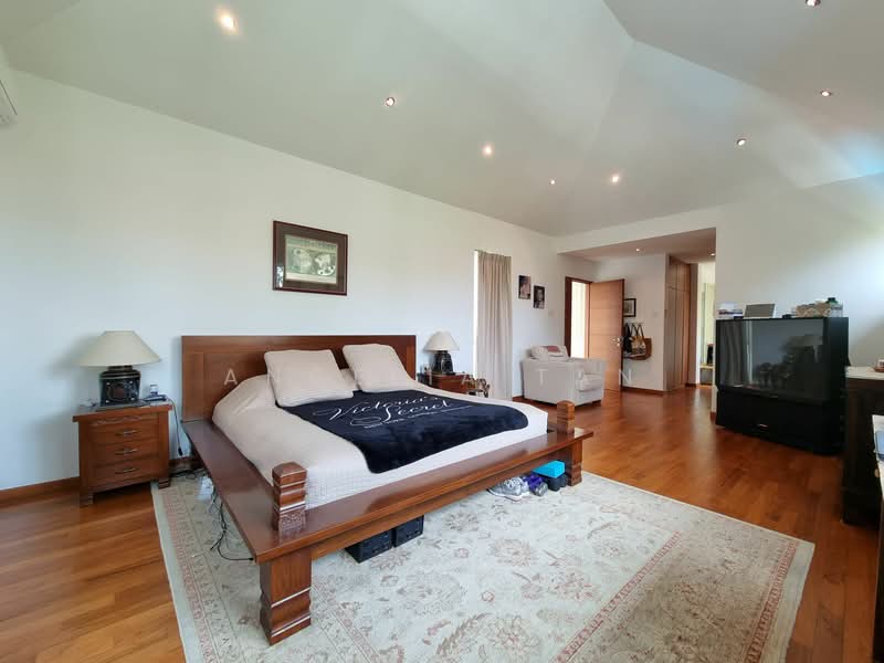 Woodgrove Estate, 22 Woodgrove Avenue, 6 Bedrooms, 5,000 sqft, Detached House For Sale, by Angelia Tan, 23792366 - Master bedroom - PropertyGuru.com.sg