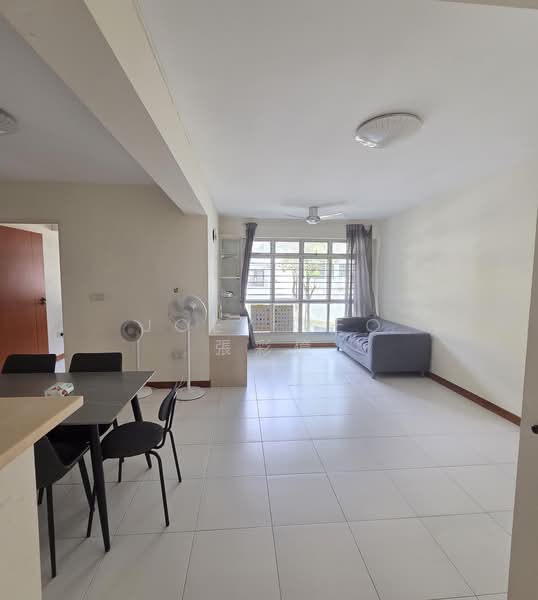 451 Yishun Ring Road, 451 Yishun Ring Road, 3 Bedrooms, 1,044 sqft, HDB Flat For Rent, by Joey Teo 張彩億, 23794617 - PropertyGuru.com.sg