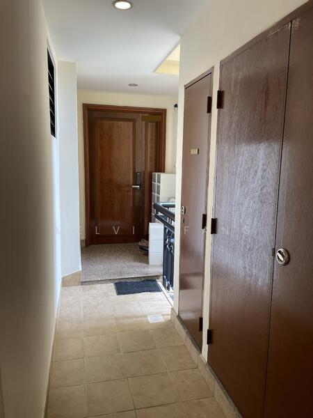 Private Entrance - No need to share door step with neighbour