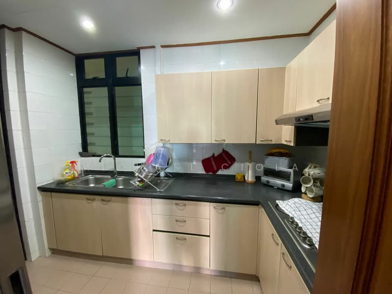 Spring Grove Condominium For Sale at S$ 1,780,000 | PropertyGuru Singapore