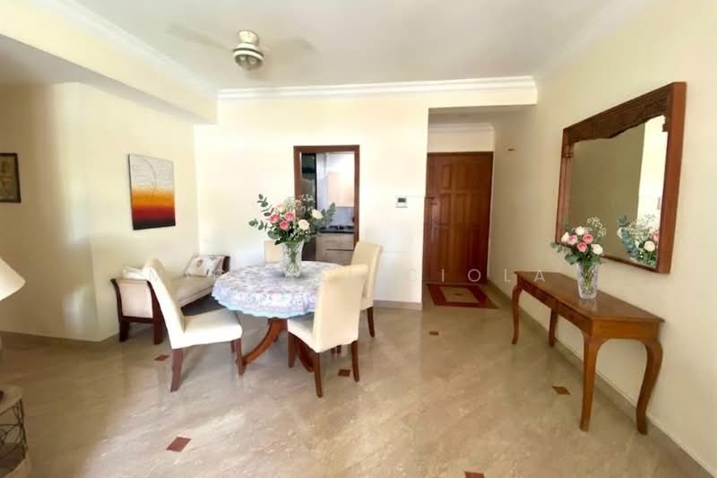 Spring Grove, 53 Grange Road, 2 Bedrooms, 1,012 sqft, Condominium For Sale, by Michael Ciola, 23800021 - PropertyGuru.com.sg