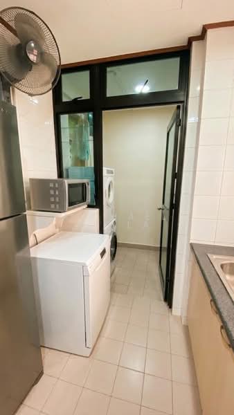 Spring Grove, 53 Grange Road, 2 Bedrooms, 1,012 sqft, Condominium For Sale, by Michael Ciola, 23800021 - PropertyGuru.com.sg