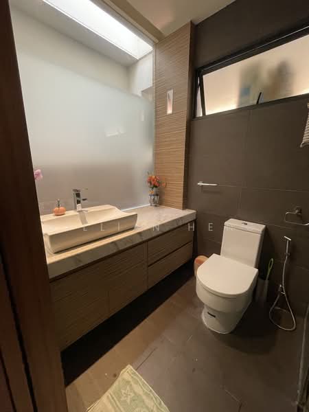 Eng Kong Place, Eng Kong Place, 3 Bedrooms, 2,800 sqft, Terraced House For Rent, by Gillian Heng, 23802213 - PropertyGuru.com.sg