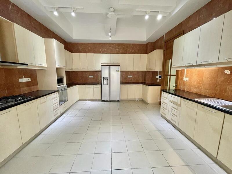 Belmont GCB with swimming pool, lush courtyard and large driveway., Belmont Road, 5 Bedrooms, 7,200 sqft, Good Class Bungalow For Rent, by Bhavina Kaur, 23804228 - PropertyGuru.com.sg