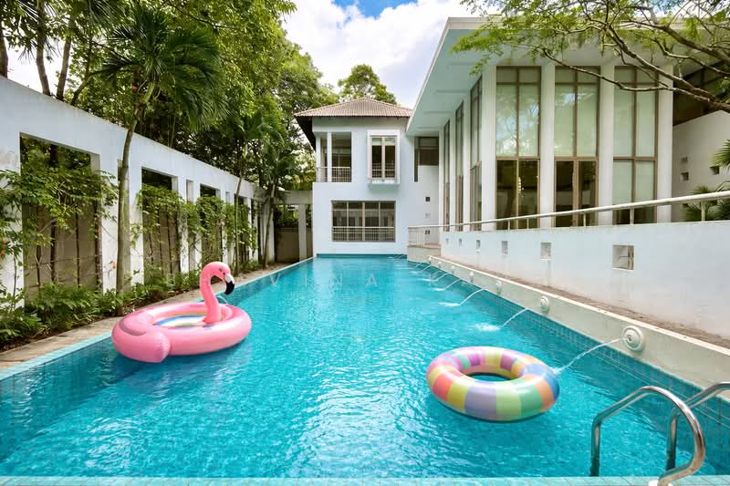 Belmont GCB with swimming pool, lush courtyard and large driveway., Belmont Road, 5 Bedrooms, 7,200 sqft, Good Class Bungalow For Rent, by Bhavina Kaur, 23804228 - PropertyGuru.com.sg