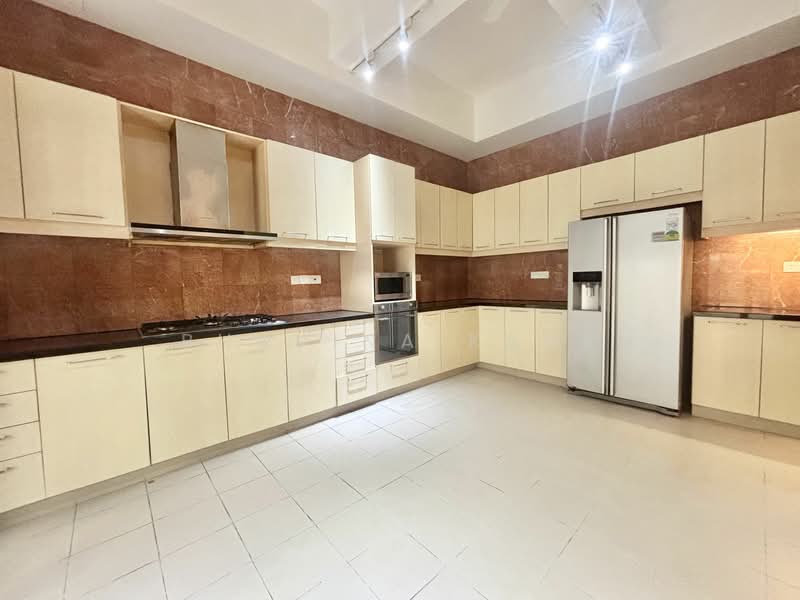 Belmont GCB with swimming pool, lush courtyard and large driveway, Belmont Road, 5 Bedrooms, 7,200 sqft, Good Class Bungalow For Rent, by Bhavina Kaur, 23804228 - PropertyGuru.com.sg