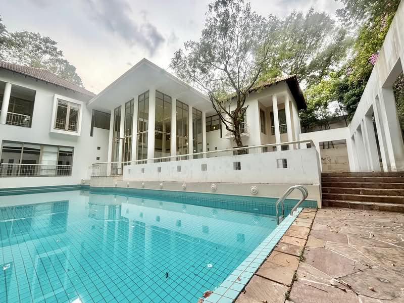 Belmont GCB with swimming pool, lush courtyard and large driveway, Belmont Road, 5 Bedrooms, 7,200 sqft, Good Class Bungalow For Rent, by Bhavina Kaur, 23804228 - PropertyGuru.com.sg