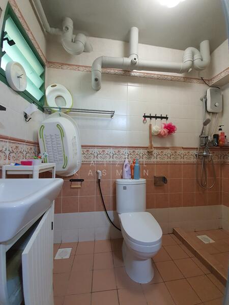 For Rent - 686B Woodlands Drive 73