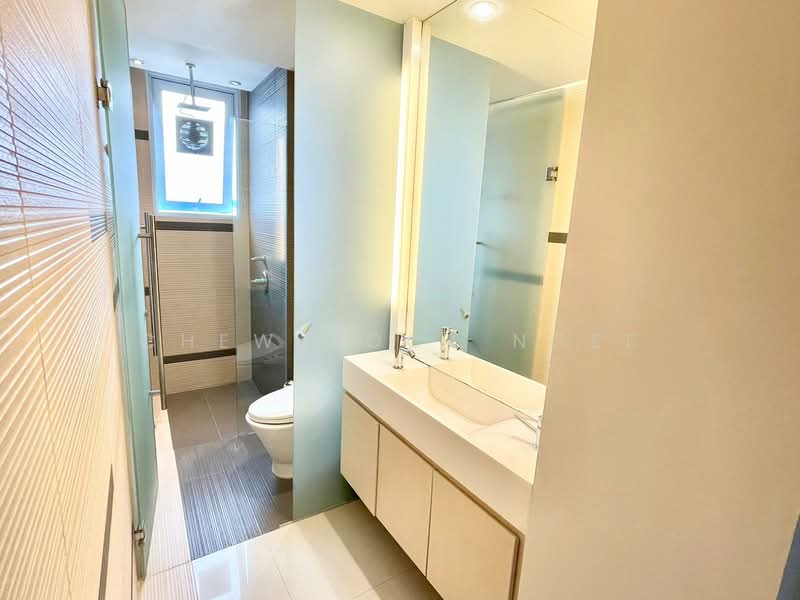 The Stradia, , 3 Bedrooms, 1,519 sqft, Walk-up Apartment For Rent, by Chew Hock Ngee, 23804595 - TOILET - PropertyGuru.com.sg