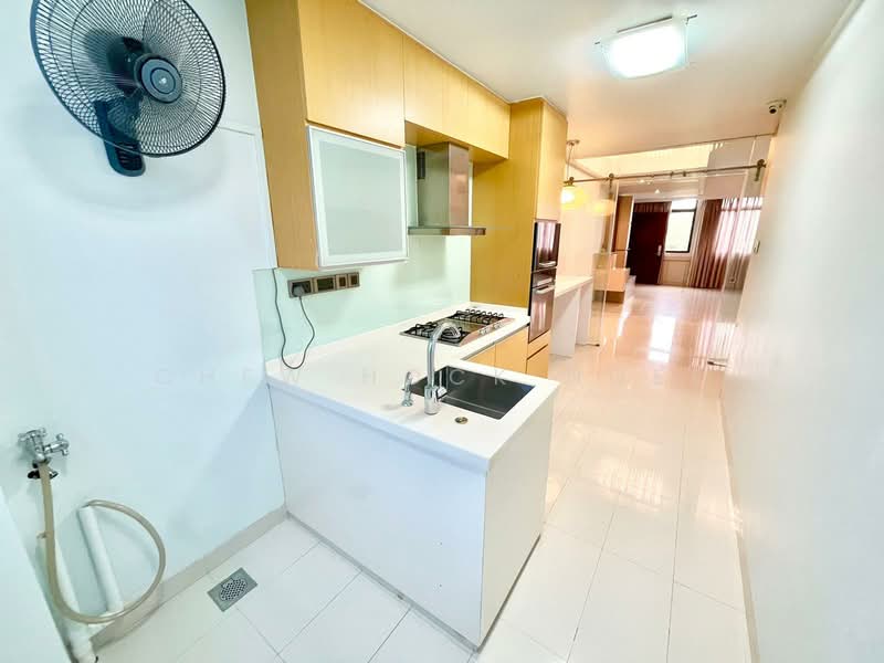 The Stradia, , 3 Bedrooms, 1,519 sqft, Walk-up Apartment For Rent, by Chew Hock Ngee, 23804595 - KITCHEN - PropertyGuru.com.sg