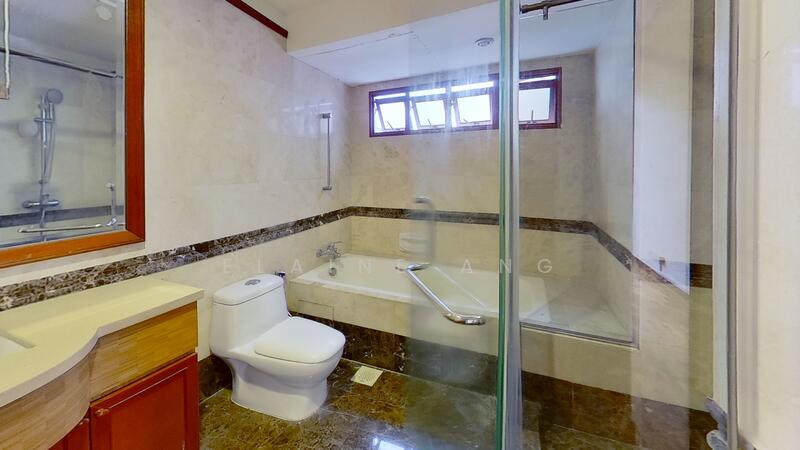 jurnior ensuite bathroom