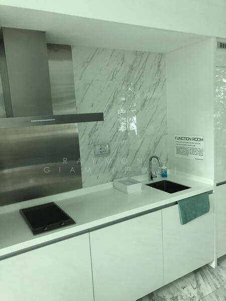 For Sale - 8 Saint Thomas