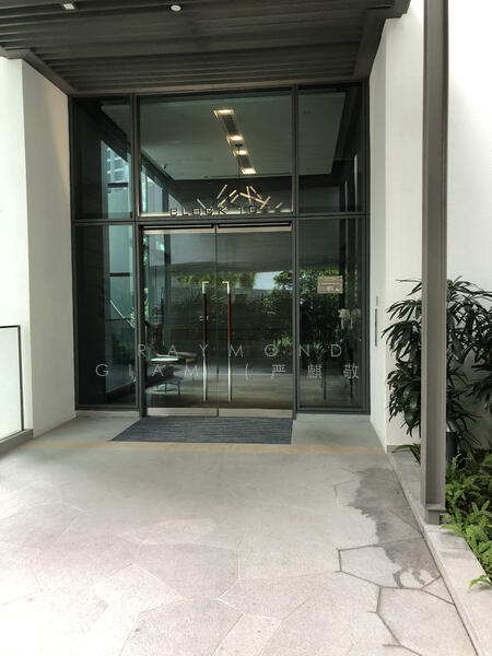 For Sale - 8 Saint Thomas