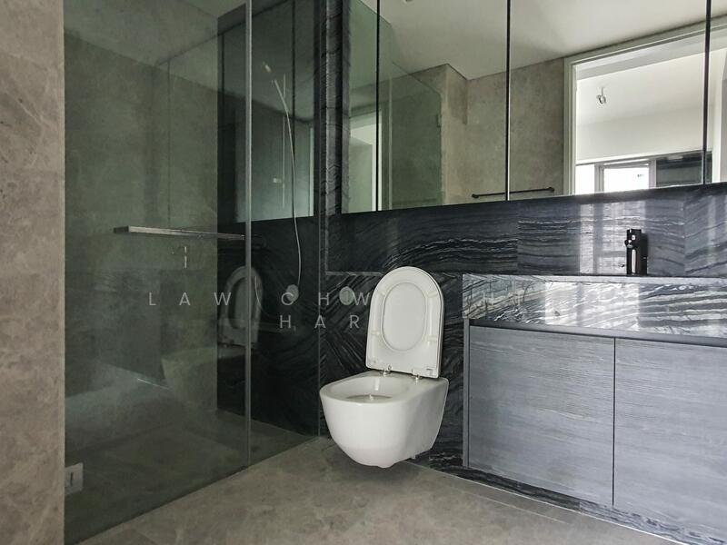 Master Bedroom Toilet