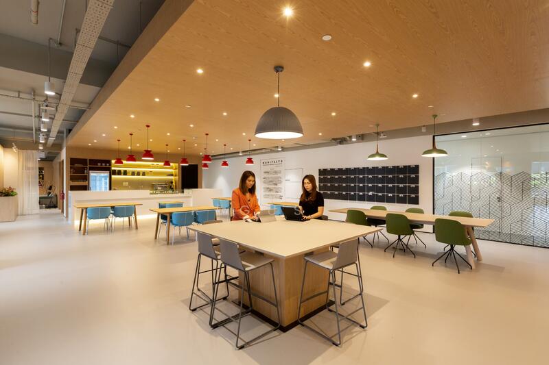 Paya Lebar Quarter, 1 Paya Lebar Link,04-01 Paya Lebar Quarter, 538 sqft, Office For Rent, by Regus Singapore, 23813227 - CommercialGuru.com.sg