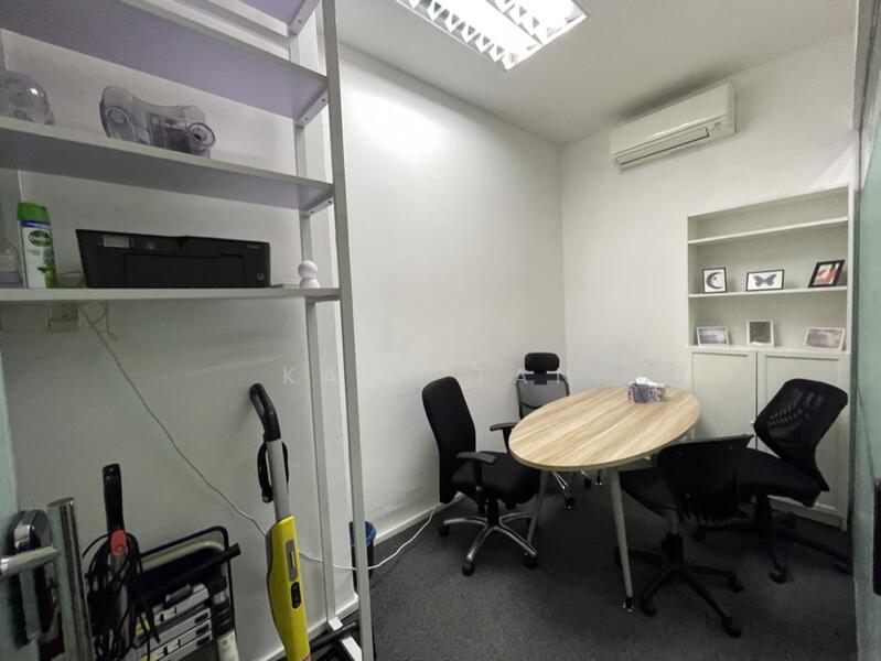Wcega Tower, 21 Bukit Batok Crescent, 969 sqft, Light Industrial (B1) For Sale, by Kate Tan, 23813247 - CommercialGuru.com.sg