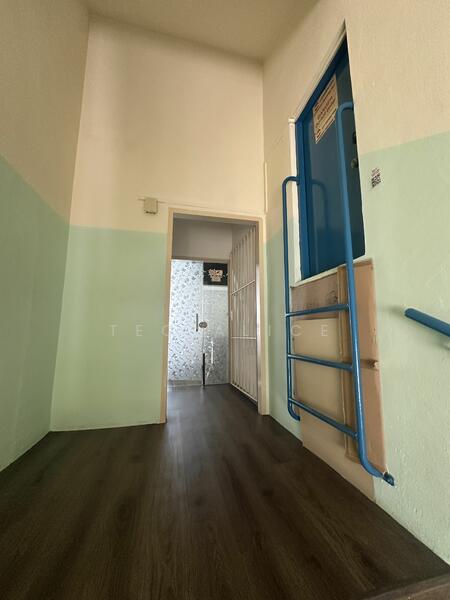 Golden Wall Flatted Factory, 2 Jalan Rajah, 1,572 sqft, Light Industrial (B1) For Sale, by Teo Alice, 23815691 - CommercialGuru.com.sg