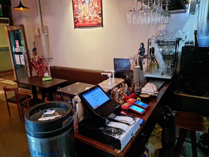Burlington Square, 175 Bencoolen Street, 344 sqft, Food & Beverage For Sale, by David Chia, 23816186 - CommercialGuru.com.sg
