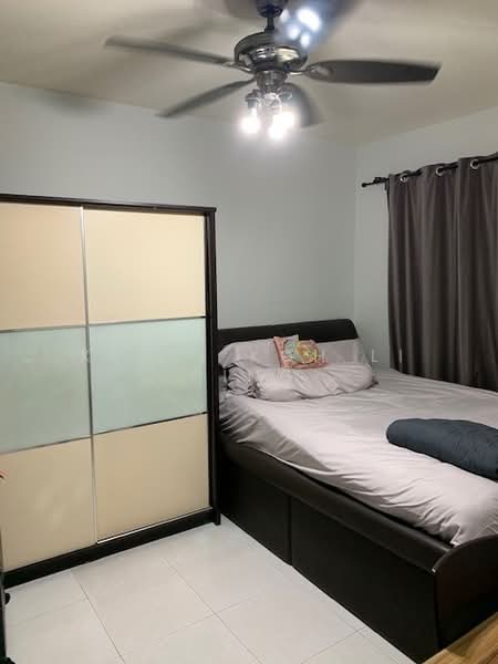 130 Bukit Batok West Avenue 6, 130 Bukit Batok West Avenue 6, 2 Bedrooms, 785 sqft, HDB Flat For Rent, by Kerri Koh Li Ping, 23823377 - Queen bed - PropertyGuru.com.sg