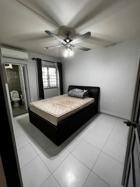 130 Bukit Batok West Avenue 6, 130 Bukit Batok West Avenue 6, 2 Bedrooms, 785 sqft, HDB Flat For Rent, by Kerri Koh Li Ping, 23823377 - PropertyGuru.com.sg