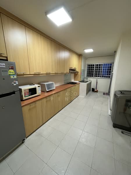 130 Bukit Batok West Avenue 6, 130 Bukit Batok West Avenue 6, 2 Bedrooms, 785 sqft, HDB Flat For Rent, by Kerri Koh Li Ping, 23823377 - PropertyGuru.com.sg