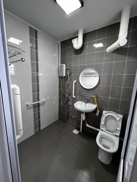 130 Bukit Batok West Avenue 6, 130 Bukit Batok West Avenue 6, 2 Bedrooms, 785 sqft, HDB Flat For Rent, by Kerri Koh Li Ping, 23823377 - PropertyGuru.com.sg