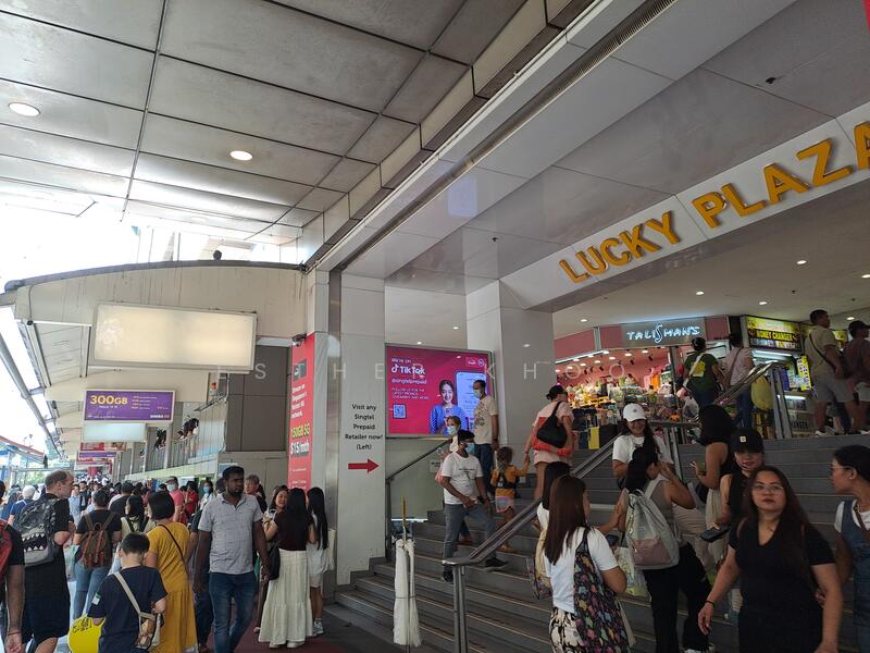 LUCKY PLAZA
