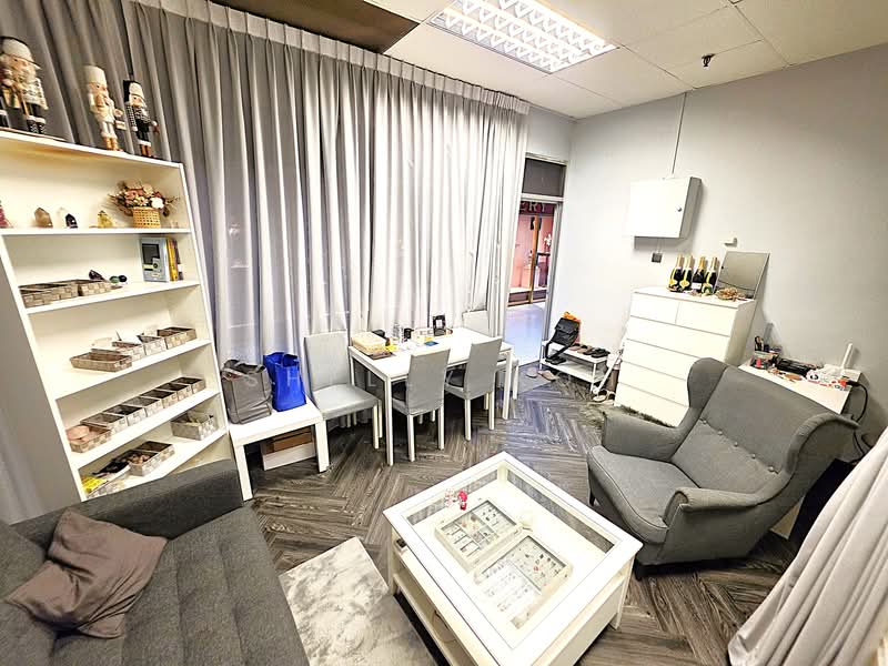 Far East Shopping Centre, 545 Orchard Road, 185 sqft, Other Retail For Rent, by Shelly Koh, 23827031 - CommercialGuru.com.sg