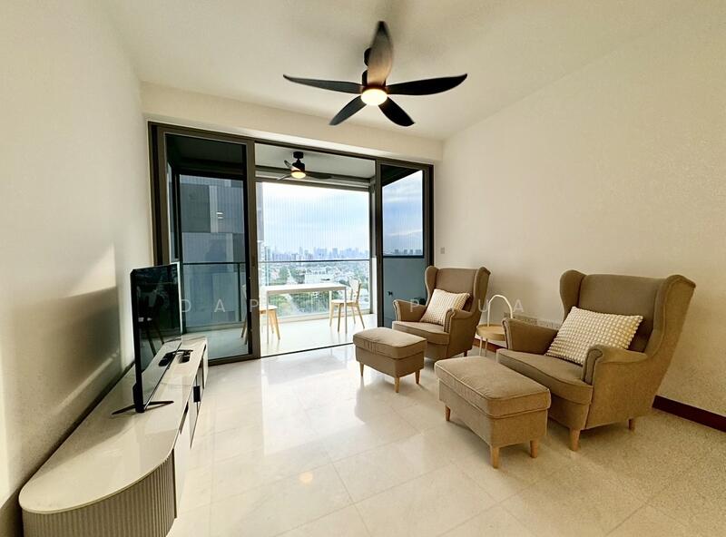 The Shore Residences, 87 Amber Road, 2 Bedrooms, 893 sqft, Condominium For Rent, by Daphne Phua, 23828585 - GOOD SIZE LIVING AREA THAT OPENS OUT TO THE BALCONY! - PropertyGuru.com.sg