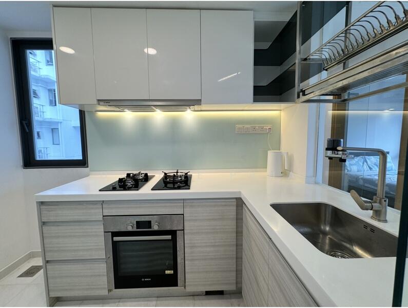 The Shore Residences, 87 Amber Road, 2 Bedrooms, 893 sqft, Condominium For Rent, by Daphne Phua, 23828585 - MODERN AND WELL VENTILATED ENCLOSED KITCHEN FITTED WITH QUALITY APPLIANCES! - PropertyGuru.com.sg