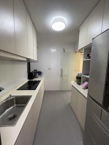 87 Dawson Road, 87 Dawson Road, Alexandra / Commonwealth, 3 Bedrooms, 894 sqft, HDB Flat For Sale, by Sherlyn Luo, 23830463 - Light color retangular Kitchen - PropertyGuru.com.sg