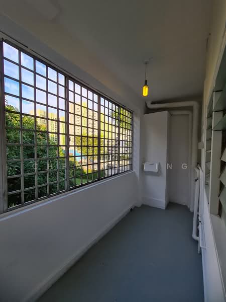 133C Woodleigh Park, , 2 Bedrooms, 904 sqft, Walk-up Apartment For Rent, by Chew Yu Ting, 23832277 - Back Balcony - PropertyGuru.com.sg