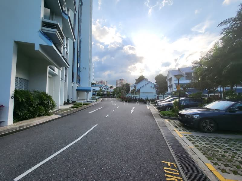 Fernwood Towers, 22 Fernwood Terrace, 3 Bedrooms, 1,647 sqft, Condominium For Rent, by Betty Chandra, 23838467 - PropertyGuru.com.sg