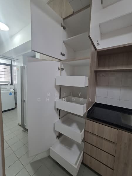 Fernwood Towers, 22 Fernwood Terrace, 3 Bedrooms, 1,647 sqft, Condominium For Rent, by Betty Chandra, 23838467 - PropertyGuru.com.sg