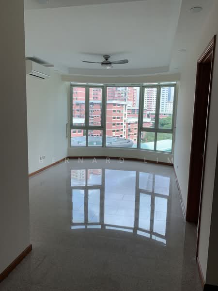 Queens, 10 Stirling Road, 2 Bedrooms, 914 sqft, Condominium For Rent, by Bernard Lim, 23839768 - PropertyGuru.com.sg