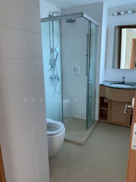 Queens, 10 Stirling Road, 2 Bedrooms, 914 sqft, Condominium For Rent, by Bernard Lim, 23839768 - PropertyGuru.com.sg