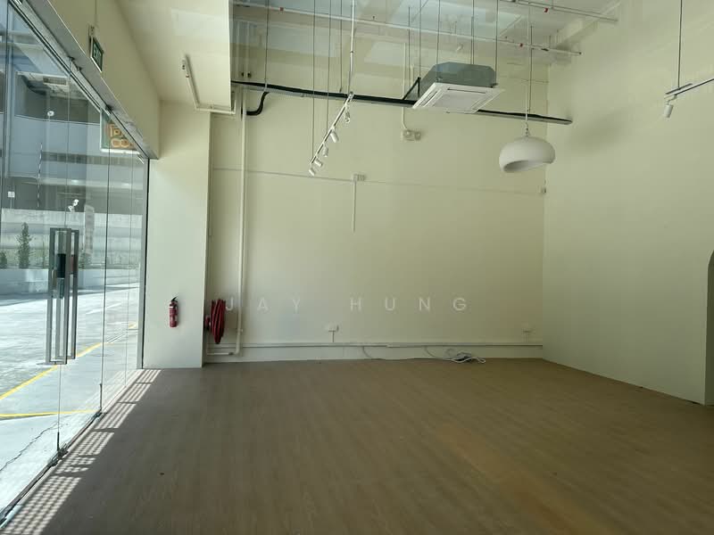 Ground, Glass Facade, Dual Entrance, Pasir Panjang Road, 1,725 sqft, Light Industrial (B1) For Rent, by Jay Hung, 23841543 - CommercialGuru.com.sg
