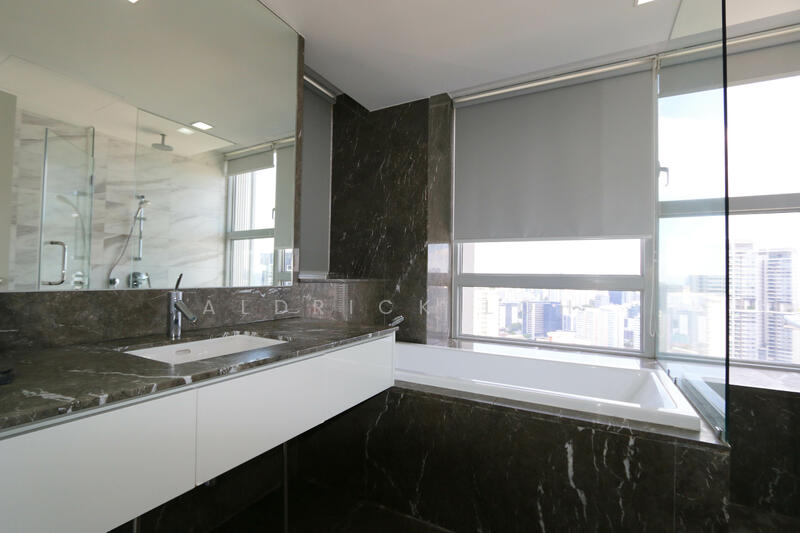 Sky @ Eleven, 11 Thomson Lane, 3 Bedrooms, 1,851 sqft, Condominium For Rent, by Aldrick Loh, 23841795 - Master Bath room - PropertyGuru.com.sg