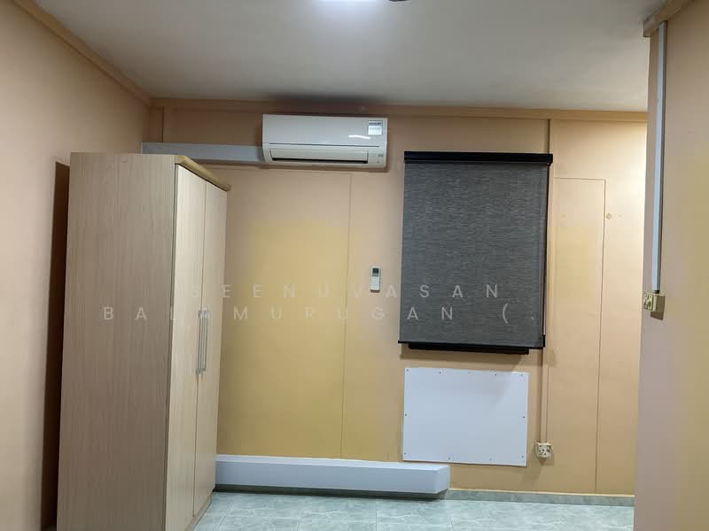 For Rent - 671B Klang Lane