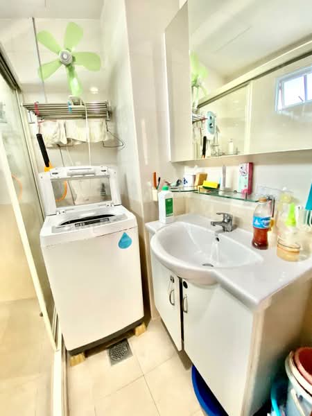 2 Pebble Lane, , Room Rental, 150 sqft, Corner Terrace For Rent, by Dewi Chen, 23844778 - PropertyGuru.com.sg