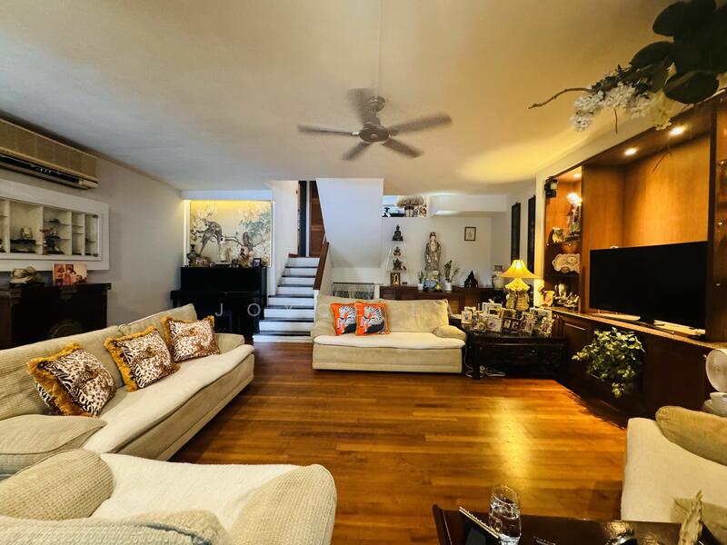 For Sale - FH Watten Hill Cosy TownHouse, below $1800psf! Transquil & Greenery!