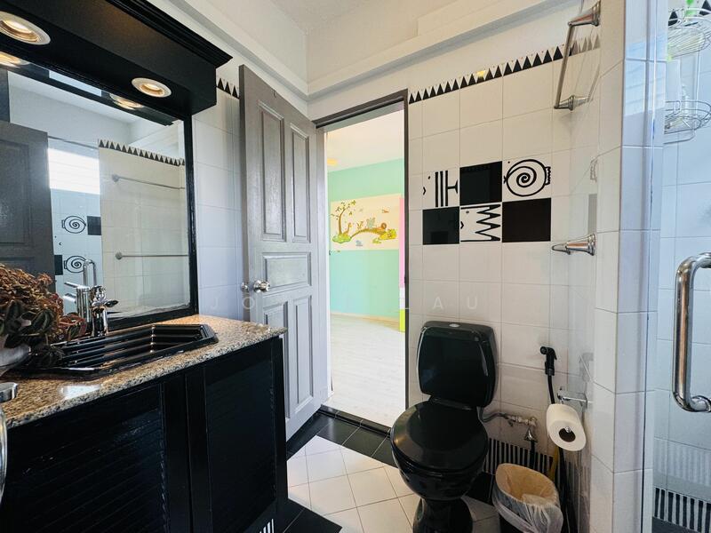 For Sale - FH Watten Hill Cosy TownHouse, below $1800psf! Transquil & Greenery!