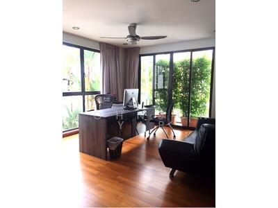 For Rent - Renovated and Spacious SemiD at Sennett Lane