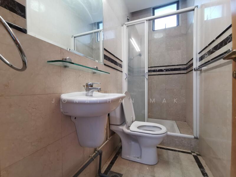 Harvest Mansions, 550 Havelock Road, 2 Bedrooms, 958 sqft, Apartment For Rent, by Jonathan Mak, 23849244 - Common Bathroom - PropertyGuru.com.sg
