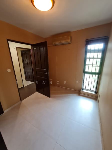 392 Bukit Batok West Avenue 5, 392 Bukit Batok West Avenue 5, 4 Bedrooms, 1,270 sqft, HDB Flat For Rent, by Terrance Foo, 23849965 - PropertyGuru.com.sg