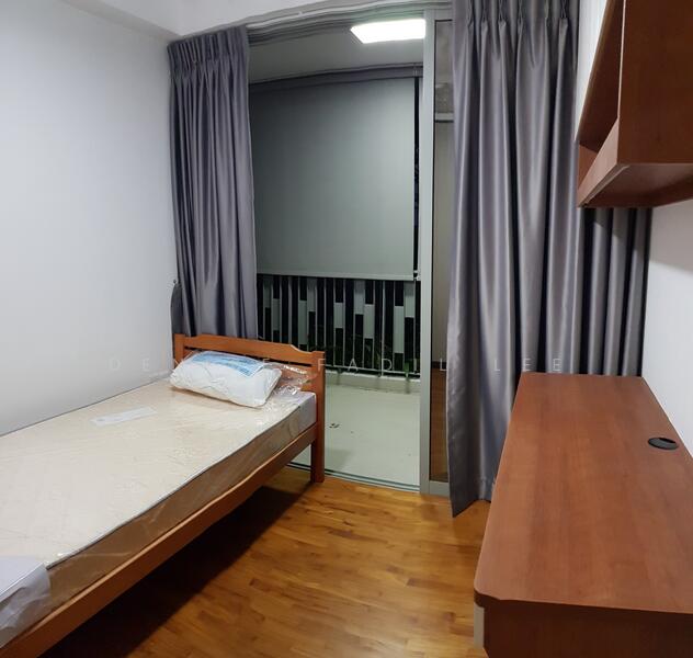 FLO Residence, 9 Punggol Field Walk, 3 Bedrooms, 1,184 sqft, Condominium For Rent, by Denise Fadil Lee, 23852948 - Common room with patio, study table and wardrobe. - PropertyGuru.com.sg