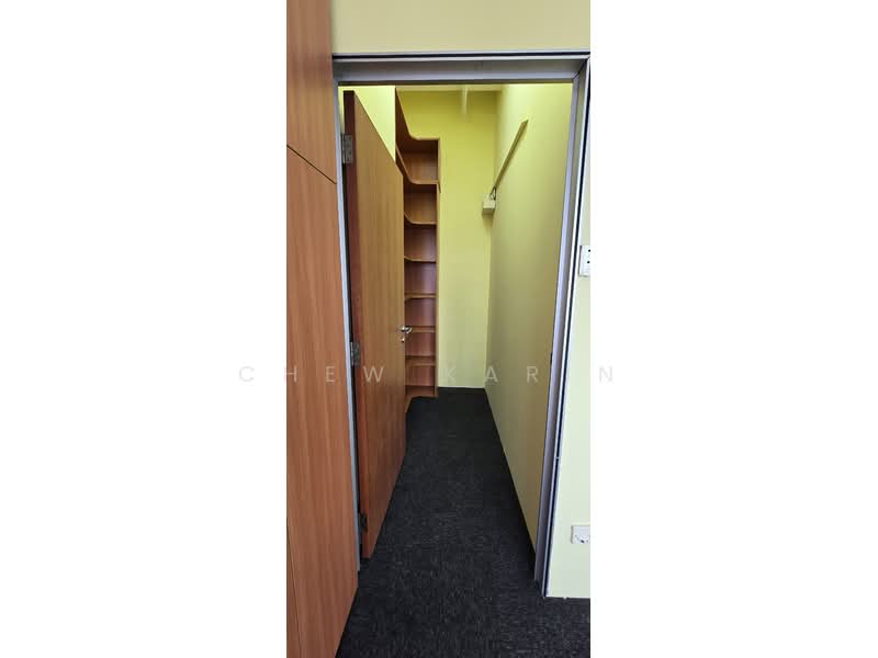 Tradehub 21, 8 Boon Lay Way, 1,660 sqft, Light Industrial (B1) For Rent, by Chew Karin, 23852969 - CommercialGuru.com.sg